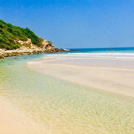 Hotel Janas Blue Water Corner Trincomalee Exterior foto