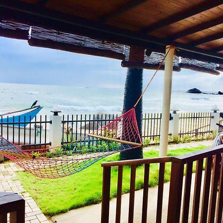 Hotel Janas Blue Water Corner Trincomalee Exterior foto