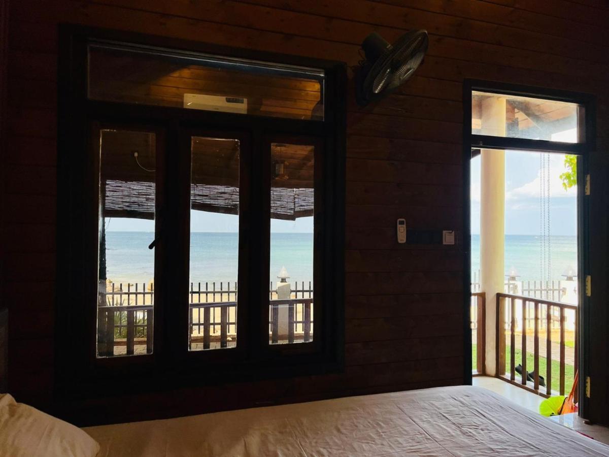 Hotel Janas Blue Water Corner Trincomalee Exterior foto